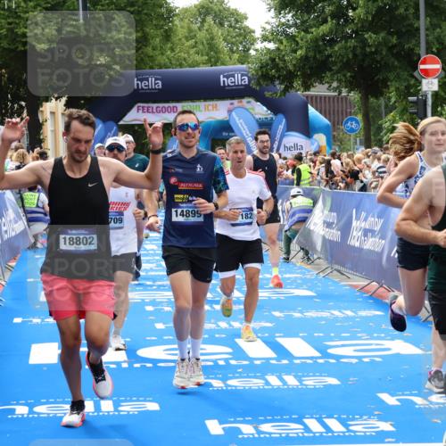 29.06.2025 - hella hamburg halbmarathon Zöllner http://msf.ph/oto/8185163 29.06.2025 10:42:21 Ziel 1312, 1903, 2675, 6639, 6770, 7865, 9365, 13709, 13746, 13807, 14811, 14899, 15270, 15654, 16626, 16660, 17182, 18802 meine-sportfotos.de