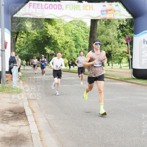 29.06.2025 - hella hamburg halbmarathon MichiJ http://msf.ph/oto/8185211 29.06.2025 10:18:31 Zwischen KM18-KM19 2075, 3968, 6090, 12189, 15883 meine-sportfotos.de