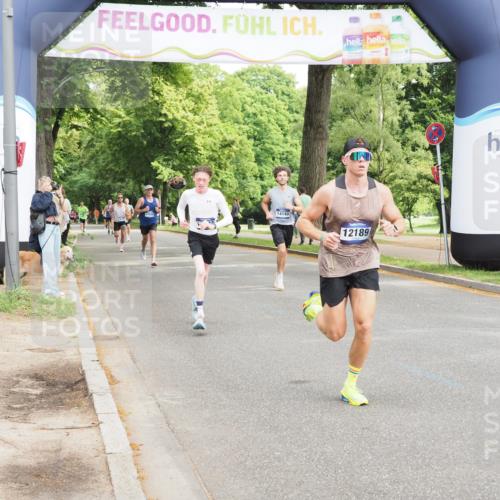 29.06.2025 - hella hamburg halbmarathon MichiJ http://msf.ph/oto/8185228 29.06.2025 10:18:31 Zwischen KM18-KM19 2075, 3968, 6090, 12189, 15883 meine-sportfotos.de