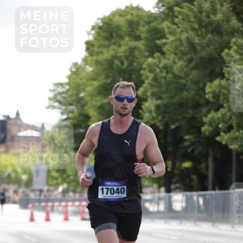 29.06.2025 - hella hamburg halbmarathon Jannik Wohlers http://msf.ph/oto/8185233 29.06.2025 09:43:22 Lombardsbrücke 2075, 2203, 3189, 8318, 9804, 10351, 11150, 13941, 15023, 15136, 17040, 17893, 18763, 18832 meine-sportfotos.de