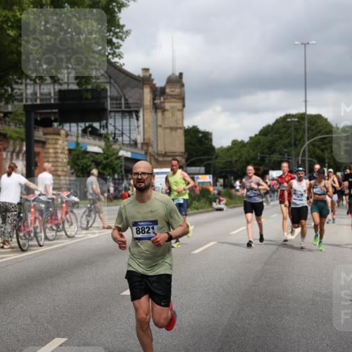 29.06.2025 - hella hamburg halbmarathon Yannick Fuchs http://msf.ph/oto/8185238 29.06.2025 10:43:33 20KM 1094, 1342, 1381, 1476, 2013, 2504, 2516, 2592, 2596, 2706, 2878, 2889, 2937, 3060, 3692, 4017, 4832, 5460, 5705, 6158, 7067, 7297, 7332, 8112, 8437, 8821, 9038, 9126, 9213, 9463, 9619, 9649, 9695, 9924, 9965, 10184, 10859, 11340, 11519, 11579, 11779, 11819, 11977, 12094, 12421, 12533, 12670, 13233, 13269, 13688, 13690, 14526, 15422, 15523, 16114, 16369, 16627, 16653, 16731, 16891, 17173, 17632, 17753, 18058, 18842, 18926, 19109 meine-sportfotos.de