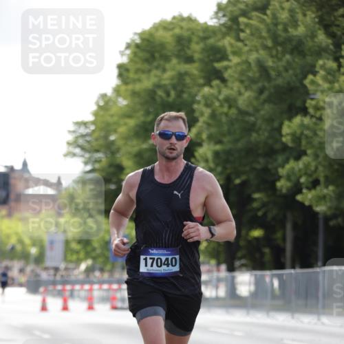 29.06.2025 - hella hamburg halbmarathon Jannik Wohlers http://msf.ph/oto/8185241 29.06.2025 09:43:22 Lombardsbrücke 2075, 2203, 3189, 8318, 9804, 10351, 11150, 13941, 15023, 15136, 17040, 17893, 18763, 18832 meine-sportfotos.de