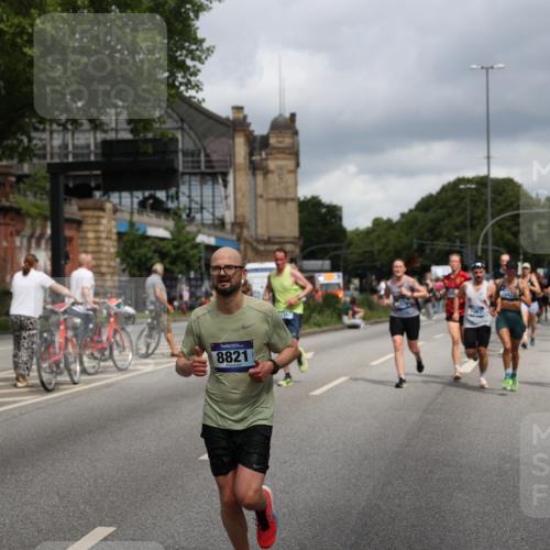 29.06.2025 - hella hamburg halbmarathon Yannick Fuchs http://msf.ph/oto/8185252 29.06.2025 10:43:33 20KM 1094, 1342, 1381, 1476, 2013, 2504, 2516, 2592, 2596, 2706, 2878, 2889, 2937, 3060, 3692, 4017, 4832, 5460, 5705, 6158, 7067, 7297, 7332, 8112, 8437, 8821, 9038, 9126, 9213, 9463, 9619, 9649, 9695, 9924, 9965, 10184, 10859, 11340, 11519, 11579, 11779, 11819, 11977, 12094, 12421, 12533, 12670, 13233, 13269, 13688, 13690, 14526, 15422, 15523, 16114, 16369, 16627, 16653, 16731, 16891, 17173, 17632, 17753, 18058, 18842, 18926, 19109 meine-sportfotos.de