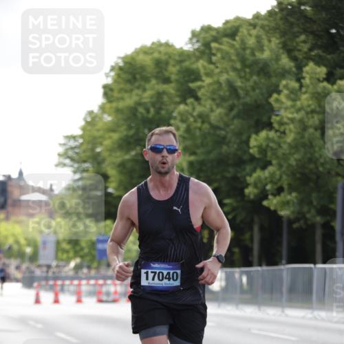 29.06.2025 - hella hamburg halbmarathon Jannik Wohlers http://msf.ph/oto/8185262 29.06.2025 09:43:22 Lombardsbrücke 2075, 2203, 3189, 8318, 9804, 10351, 11150, 13941, 15023, 15136, 17040, 17893, 18763, 18832 meine-sportfotos.de