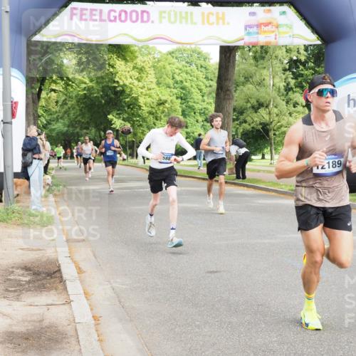 29.06.2025 - hella hamburg halbmarathon MichiJ http://msf.ph/oto/8185266 29.06.2025 10:18:32 Zwischen KM18-KM19 2075, 12189, 14140, 15883 meine-sportfotos.de