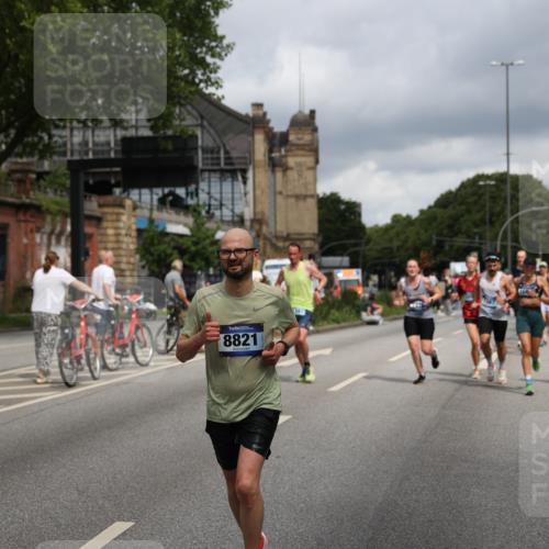 29.06.2025 - hella hamburg halbmarathon Yannick Fuchs http://msf.ph/oto/8185275 29.06.2025 10:43:33 20KM 1094, 1342, 1381, 1476, 2013, 2504, 2516, 2592, 2596, 2706, 2878, 2889, 2937, 3060, 3692, 4017, 4832, 5460, 5705, 6158, 7067, 7297, 7332, 8112, 8437, 8821, 9038, 9126, 9213, 9463, 9619, 9649, 9695, 9924, 9965, 10184, 10859, 11340, 11519, 11579, 11779, 11819, 11977, 12094, 12421, 12533, 12670, 13233, 13269, 13688, 13690, 14526, 15422, 15523, 16114, 16369, 16627, 16653, 16731, 16891, 17173, 17632, 17753, 18058, 18842, 18926, 19109 meine-sportfotos.de