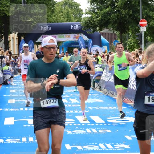 29.06.2025 - hella hamburg halbmarathon Zöllner http://msf.ph/oto/8185287 29.06.2025 10:42:24 Ziel 1256, 1312, 1903, 2675, 3523, 6639, 6770, 7693, 7865, 11907, 13746, 13807, 14226, 14811, 15095, 15175, 15270, 15654, 16281, 16660, 18330 meine-sportfotos.de
