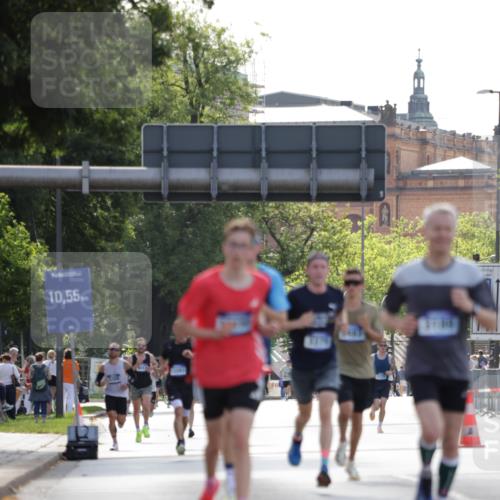 29.06.2025 - hella hamburg halbmarathon Jannik Wohlers http://msf.ph/oto/8185296 29.06.2025 09:43:23 Lombardsbrücke 2075, 2203, 3189, 8318, 8376, 9804, 10351, 11150, 13941, 15023, 15136, 17040, 17893, 18763, 18832 meine-sportfotos.de