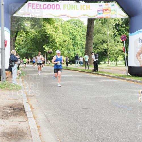 29.06.2025 - hella hamburg halbmarathon MichiJ http://msf.ph/oto/8185375 29.06.2025 10:18:34 Zwischen KM18-KM19 2075, 12189, 14140, 15883 meine-sportfotos.de