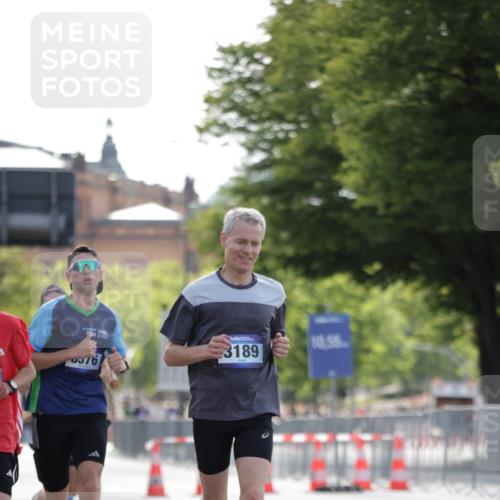 29.06.2025 - hella hamburg halbmarathon Jannik Wohlers http://msf.ph/oto/8185383 29.06.2025 09:43:25 Lombardsbrücke 2075, 2203, 2483, 3189, 3379, 8318, 8376, 9804, 10351, 11150, 13941, 15023, 15136, 17040, 17893, 18763, 18832 meine-sportfotos.de