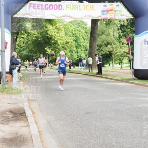 29.06.2025 - hella hamburg halbmarathon MichiJ http://msf.ph/oto/8185394 29.06.2025 10:18:34 Zwischen KM18-KM19 2075, 12189, 14140, 15883 meine-sportfotos.de