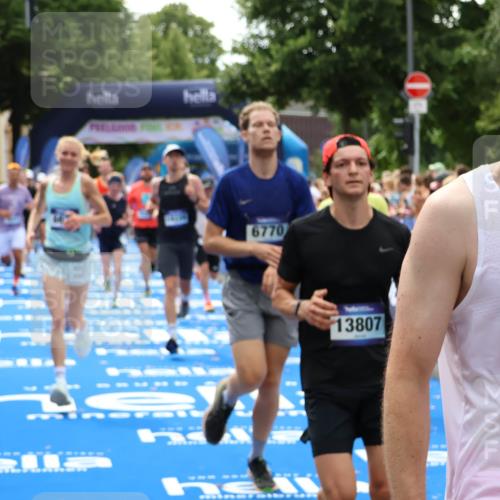 29.06.2025 - hella hamburg halbmarathon Zöllner http://msf.ph/oto/8185408 29.06.2025 10:42:28 Ziel 1256, 1312, 1353, 1800, 1962, 2233, 3523, 6639, 6770, 7116, 7448, 7693, 7734, 11907, 13807, 14226, 15095, 15175, 15623, 15654, 16281, 17637, 17733, 17911, 18330 meine-sportfotos.de