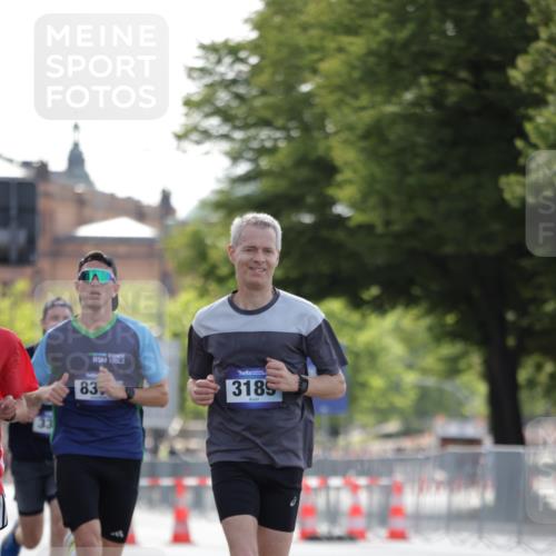 29.06.2025 - hella hamburg halbmarathon Jannik Wohlers http://msf.ph/oto/8185415 29.06.2025 09:43:25 Lombardsbrücke 2075, 2203, 2483, 3189, 3379, 8318, 8376, 9804, 10351, 11150, 13941, 15023, 15136, 17040, 17893, 18763, 18832 meine-sportfotos.de