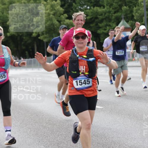 29.06.2025 - hella hamburg halbmarathon Jannik Wohlers http://msf.ph/oto/8185432 29.06.2025 10:23:29 Lombardsbrücke 1444, 1545, 2125, 2489, 4122, 4597, 4646, 4990, 5055, 5258, 5260, 5358, 5661, 7013, 8031, 8141, 8149, 8181, 8502, 8676, 8717, 9217, 9603, 10649, 11044, 11415, 11454, 11793, 13149, 14521, 15739, 15853, 17385, 17513, 17595, 18091, 18314, 18745, 18998, 19017 meine-sportfotos.de