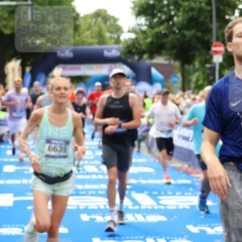 29.06.2025 - hella hamburg halbmarathon Zöllner http://msf.ph/oto/8185445 29.06.2025 10:42:30 Ziel 1209, 1256, 1353, 1800, 1962, 2233, 3523, 6639, 7116, 7448, 7693, 7734, 11907, 13446, 14226, 15095, 15175, 15623, 15654, 16281, 16295, 16333, 17637, 17733, 17911, 18330, 18680 meine-sportfotos.de
