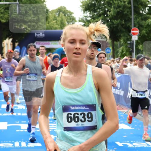 29.06.2025 - hella hamburg halbmarathon Zöllner http://msf.ph/oto/8185467 29.06.2025 10:42:31 Ziel 1209, 1256, 1353, 1800, 1962, 2233, 3523, 7116, 7448, 7693, 7734, 11907, 13446, 14226, 15095, 15175, 15623, 16281, 16295, 16333, 17016, 17637, 17733, 17911, 18330, 18680 meine-sportfotos.de