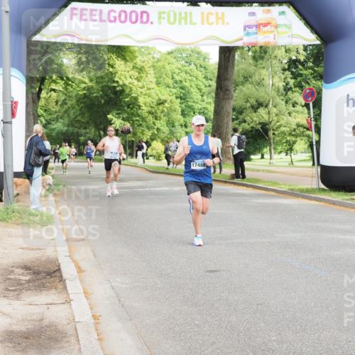 29.06.2025 - hella hamburg halbmarathon MichiJ http://msf.ph/oto/8185490 29.06.2025 10:18:35 Zwischen KM18-KM19 2075, 12189, 14140, 15883 meine-sportfotos.de