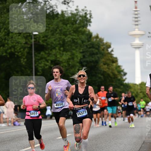 29.06.2025 - hella hamburg halbmarathon Dr. Thomas Lammeyer http://msf.ph/oto/8185498 29.06.2025 10:10:50 Kennedybrücke 1245, 1766, 1981, 4550, 4666, 5951, 6314, 6572, 6664, 8051, 8960, 9560, 10212, 10297, 10736, 10886 meine-sportfotos.de