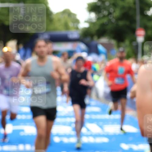29.06.2025 - hella hamburg halbmarathon Zöllner http://msf.ph/oto/8185512 29.06.2025 10:42:32 Ziel 1209, 1256, 1353, 1800, 1962, 2233, 3523, 7116, 7448, 7693, 7734, 11907, 13446, 15095, 15175, 15623, 16295, 16333, 17016, 17637, 17733, 17911, 18330, 18680 meine-sportfotos.de