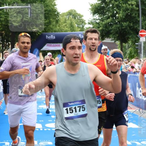 29.06.2025 - hella hamburg halbmarathon Zöllner http://msf.ph/oto/8185534 29.06.2025 10:42:33 Ziel 1209, 1256, 1353, 1735, 1800, 1962, 2233, 3523, 7116, 7448, 7508, 7693, 7734, 13446, 15095, 15623, 16295, 16333, 17016, 17637, 17733, 17911, 18680 meine-sportfotos.de