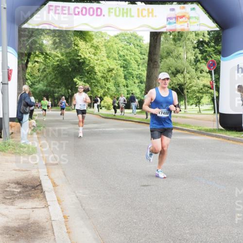 29.06.2025 - hella hamburg halbmarathon MichiJ http://msf.ph/oto/8185538 29.06.2025 10:18:35 Zwischen KM18-KM19 2075, 12189, 14140, 15883 meine-sportfotos.de
