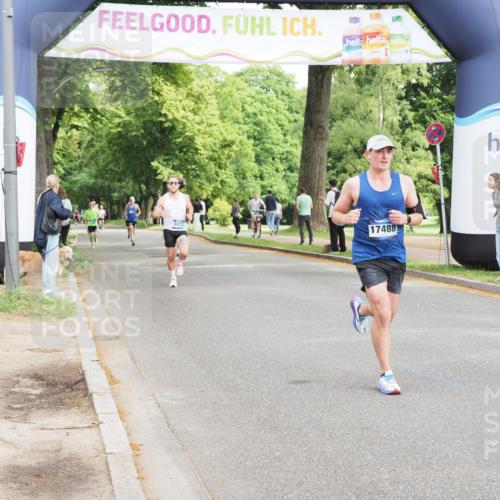 29.06.2025 - hella hamburg halbmarathon MichiJ http://msf.ph/oto/8185556 29.06.2025 10:18:35 Zwischen KM18-KM19 2075, 12189, 14140, 15883 meine-sportfotos.de