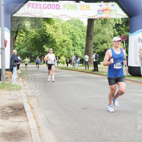 29.06.2025 - hella hamburg halbmarathon MichiJ http://msf.ph/oto/8185558 29.06.2025 10:18:35 Zwischen KM18-KM19 2075, 12189, 14140, 15883 meine-sportfotos.de