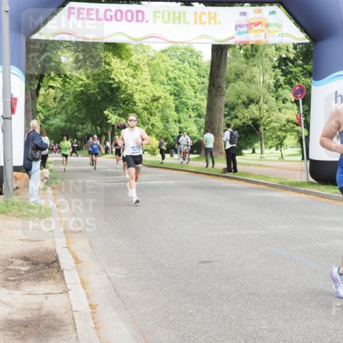 29.06.2025 - hella hamburg halbmarathon MichiJ http://msf.ph/oto/8185600 29.06.2025 10:18:36 Zwischen KM18-KM19 2075, 8473, 12189, 14140, 15883 meine-sportfotos.de