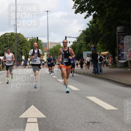 29.06.2025 - hella hamburg halbmarathon Yannick Fuchs http://msf.ph/oto/8185603 29.06.2025 10:29:31 20KM 1002, 1217, 1562, 4477, 5048, 5152, 6169, 6878, 7628, 7972, 8395, 8864, 9686, 11661, 12369, 14069, 14388, 14603, 15991, 16140, 16712, 17014, 18419, 18837, 19022 meine-sportfotos.de