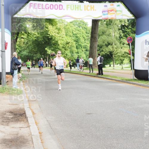 29.06.2025 - hella hamburg halbmarathon MichiJ http://msf.ph/oto/8185612 29.06.2025 10:18:36 Zwischen KM18-KM19 2075, 8473, 12189, 14140, 15883 meine-sportfotos.de
