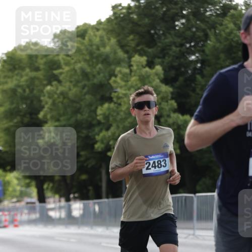 29.06.2025 - hella hamburg halbmarathon Jannik Wohlers http://msf.ph/oto/8185638 29.06.2025 09:43:30 Lombardsbrücke 1953, 2203, 2483, 3189, 3379, 8376, 9804, 10351, 11150, 13383, 13941, 15136, 17040, 18763, 18832 meine-sportfotos.de