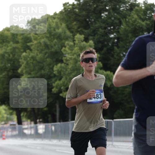 29.06.2025 - hella hamburg halbmarathon Jannik Wohlers http://msf.ph/oto/8185642 29.06.2025 09:43:30 Lombardsbrücke 1953, 2203, 2483, 3189, 3379, 8376, 9804, 10351, 11150, 13383, 13941, 15136, 17040, 18763, 18832 meine-sportfotos.de