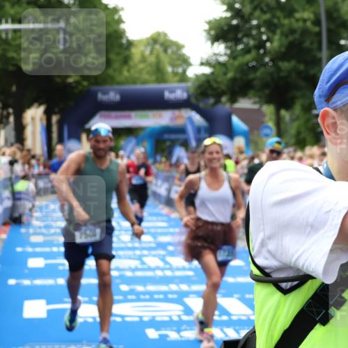 29.06.2025 - hella hamburg halbmarathon Zöllner http://msf.ph/oto/8185686 29.06.2025 10:42:41 Ziel 1700, 1735, 4235, 7508, 9371, 9534, 13483, 17000, 18275, 18632 meine-sportfotos.de