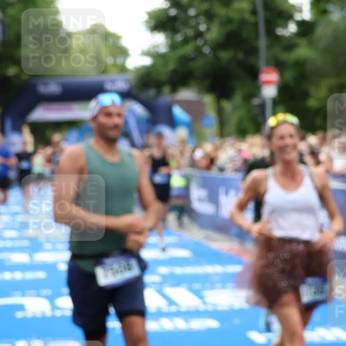 29.06.2025 - hella hamburg halbmarathon Zöllner http://msf.ph/oto/8185699 29.06.2025 10:42:42 Ziel 1700, 1735, 4235, 7508, 9371, 9534, 13483, 17000, 18275, 18632 meine-sportfotos.de