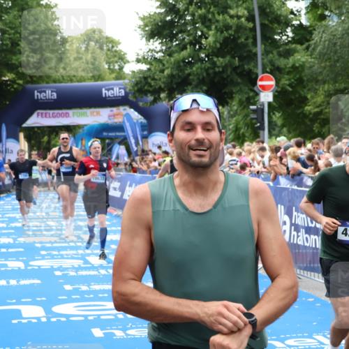 29.06.2025 - hella hamburg halbmarathon Zöllner http://msf.ph/oto/8185710 29.06.2025 10:42:42 Ziel 1700, 1735, 4235, 7508, 9371, 9534, 13483, 17000, 18275, 18632 meine-sportfotos.de