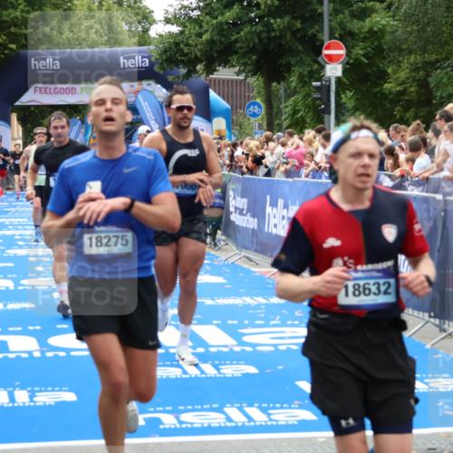 29.06.2025 - hella hamburg halbmarathon Zöllner http://msf.ph/oto/8185733 29.06.2025 10:42:46 Ziel 1700, 9371, 9534, 13725, 14560, 17000, 18275 meine-sportfotos.de