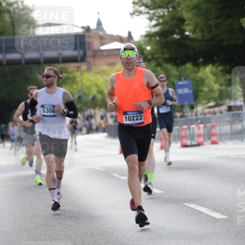 29.06.2025 - hella hamburg halbmarathon Jannik Wohlers http://msf.ph/oto/8185736 29.06.2025 09:43:35 Lombardsbrücke 1953, 2483, 3189, 3379, 5308, 8376, 9047, 9804, 10222, 11150, 13383, 13606, 17040, 18832 meine-sportfotos.de