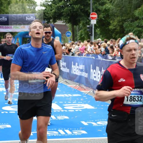 29.06.2025 - hella hamburg halbmarathon Zöllner http://msf.ph/oto/8185744 29.06.2025 10:42:46 Ziel 1700, 9371, 9534, 13725, 14560, 17000, 18275 meine-sportfotos.de