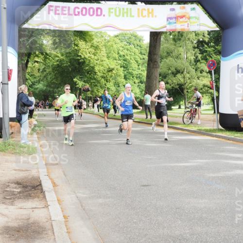 29.06.2025 - hella hamburg halbmarathon MichiJ http://msf.ph/oto/8185771 29.06.2025 10:18:41 Zwischen KM18-KM19 7389, 8473, 17374 meine-sportfotos.de