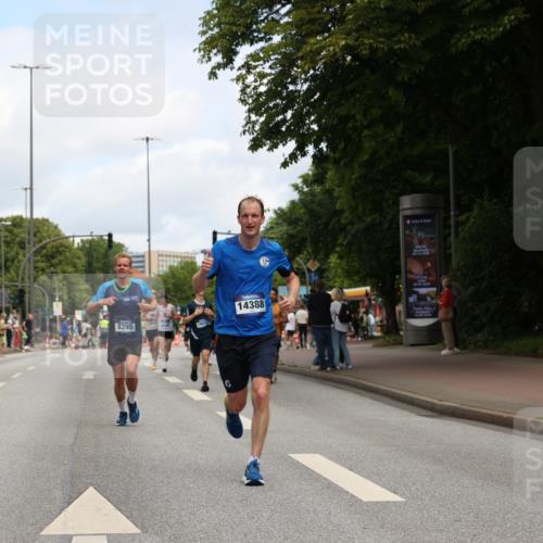 29.06.2025 - hella hamburg halbmarathon Yannick Fuchs http://msf.ph/oto/8185773 29.06.2025 10:29:36 20KM 1002, 1217, 1562, 4477, 5048, 5152, 6169, 6878, 7628, 7972, 8395, 8864, 9686, 12204, 12369, 14069, 14388, 14603, 14952, 15991, 16140, 16712, 16963, 17014, 18419, 19022 meine-sportfotos.de