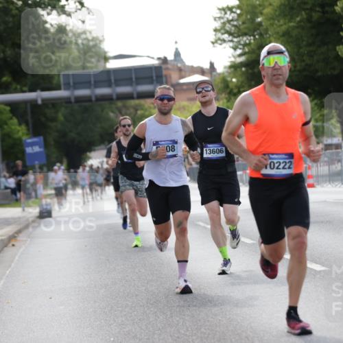 29.06.2025 - hella hamburg halbmarathon Jannik Wohlers http://msf.ph/oto/8185793 29.06.2025 09:43:36 Lombardsbrücke 1122, 1953, 2483, 3189, 3379, 5308, 7231, 8376, 9047, 10222, 11150, 13383, 13606, 17040, 18832 meine-sportfotos.de