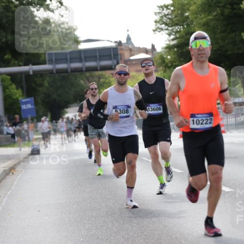 29.06.2025 - hella hamburg halbmarathon Jannik Wohlers http://msf.ph/oto/8185802 29.06.2025 09:43:36 Lombardsbrücke 1122, 1953, 2483, 3189, 3379, 5308, 7231, 8376, 9047, 10222, 11150, 13383, 13606, 17040, 18832 meine-sportfotos.de