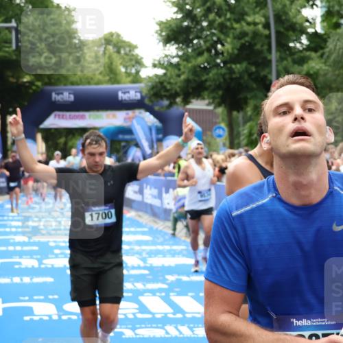 29.06.2025 - hella hamburg halbmarathon Zöllner http://msf.ph/oto/8185810 29.06.2025 10:42:48 Ziel 1700, 7105, 9371, 9534, 13725, 14560, 14813, 15297, 15301, 15851 meine-sportfotos.de