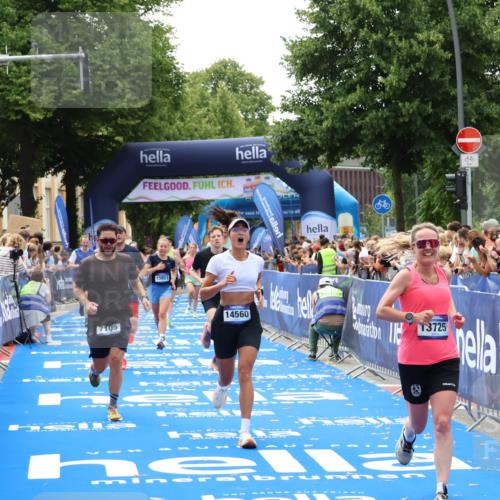 29.06.2025 - hella hamburg halbmarathon Zöllner http://msf.ph/oto/8185825 29.06.2025 10:42:52 Ziel 5011, 5477, 7105, 13398, 13725, 14447, 14560, 14813, 15297, 15301, 15851, 18559 meine-sportfotos.de