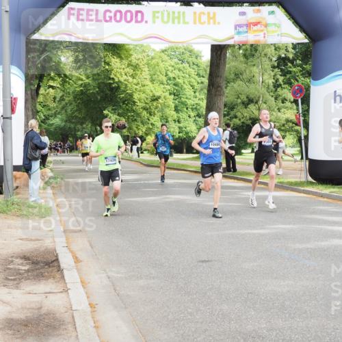 29.06.2025 - hella hamburg halbmarathon MichiJ http://msf.ph/oto/8185855 29.06.2025 10:18:42 Zwischen KM18-KM19 7389, 8473, 17374 meine-sportfotos.de