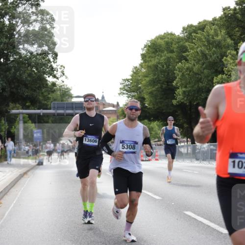 29.06.2025 - hella hamburg halbmarathon Jannik Wohlers http://msf.ph/oto/8185857 29.06.2025 09:43:38 Lombardsbrücke 1122, 1953, 2483, 3189, 3379, 5308, 7231, 8376, 9047, 10222, 11150, 13383, 13606, 17040 meine-sportfotos.de