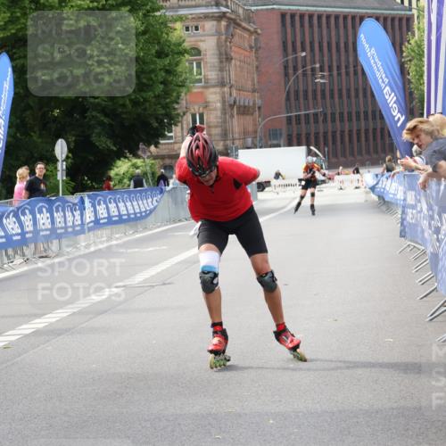 29.06.2025 - hella hamburg halbmarathon Strokosch-Dieckow http://msf.ph/oto/8185861 29.06.2025 09:25:54 Ziel 20100, 20463 meine-sportfotos.de
