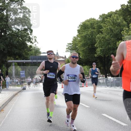 29.06.2025 - hella hamburg halbmarathon Jannik Wohlers http://msf.ph/oto/8185864 29.06.2025 09:43:38 Lombardsbrücke 1122, 1953, 2483, 3189, 3379, 5308, 7231, 8376, 9047, 10222, 11150, 13383, 13606, 17040 meine-sportfotos.de