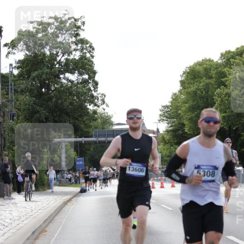 29.06.2025 - hella hamburg halbmarathon Jannik Wohlers http://msf.ph/oto/8185881 29.06.2025 09:43:39 Lombardsbrücke 1122, 1953, 2483, 3189, 3379, 5308, 7231, 8376, 9047, 10222, 10655, 11150, 13383, 13606 meine-sportfotos.de