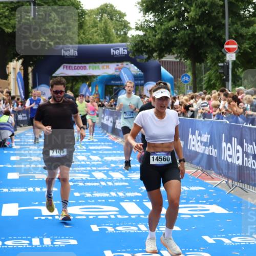 29.06.2025 - hella hamburg halbmarathon Zöllner http://msf.ph/oto/8185882 29.06.2025 10:42:54 Ziel 5011, 5477, 7105, 13398, 13725, 14447, 14560, 14813, 14849, 15297, 15301, 15851, 18559, 18659 meine-sportfotos.de